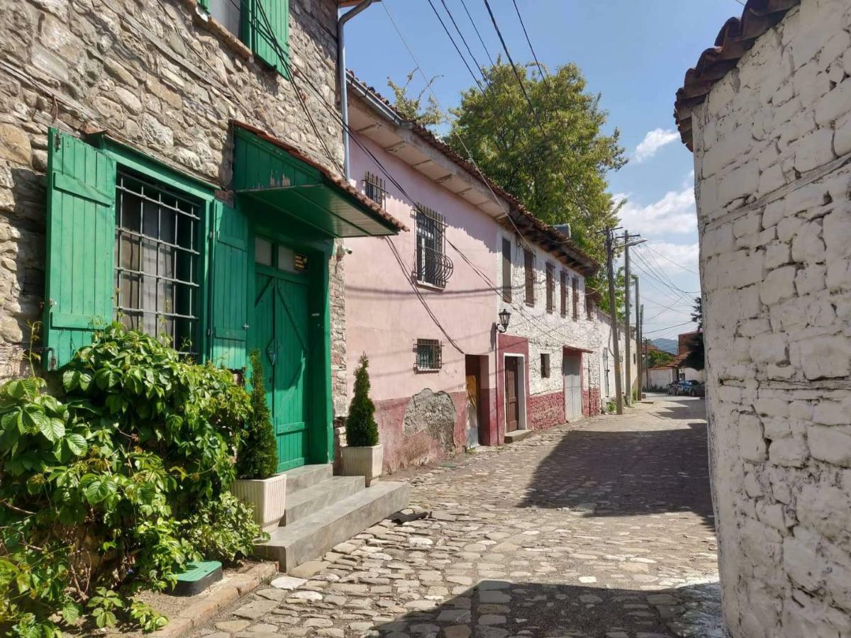 Private Apartment Elbasan Historic Center Buitenkant foto