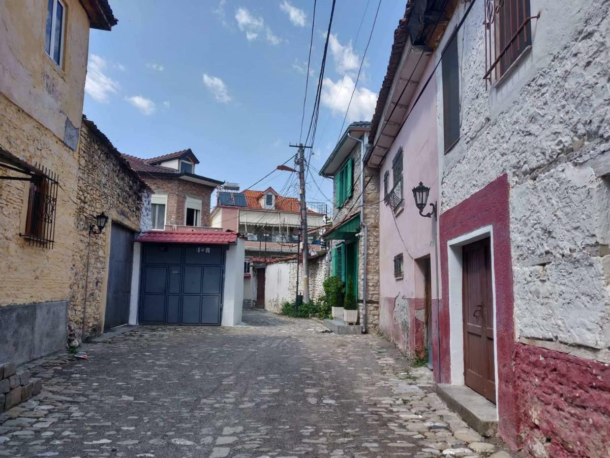 Private Apartment Elbasan Historic Center Buitenkant foto