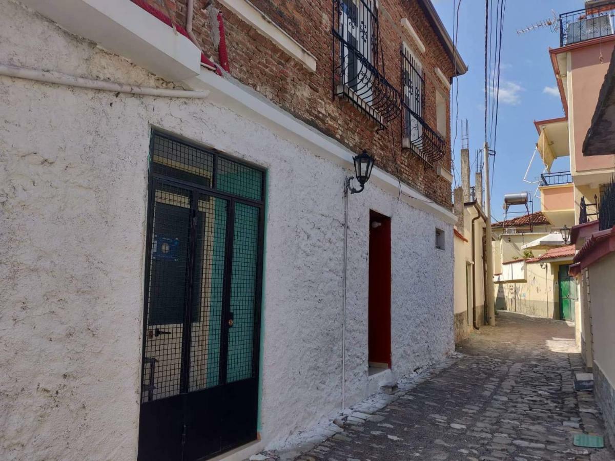 Private Apartment Elbasan Historic Center Buitenkant foto
