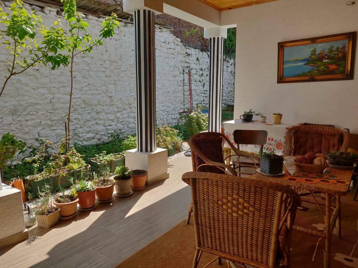 Private Apartment Elbasan Historic Center Buitenkant foto