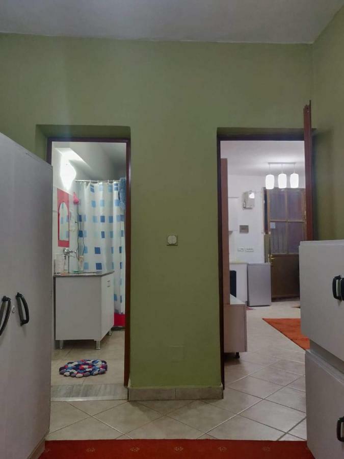 Private Apartment Elbasan Historic Center Buitenkant foto